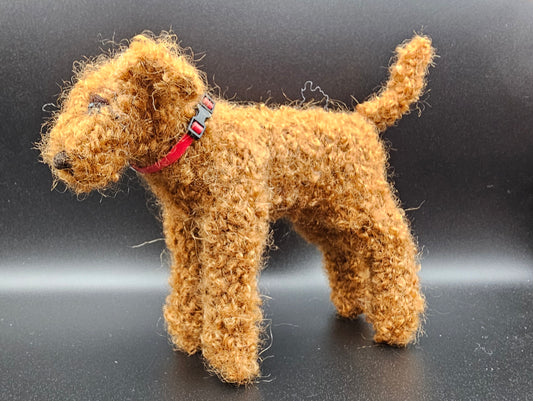 Handgebreide fox red Labradoodle met beweegbare kop, staart en pootjes